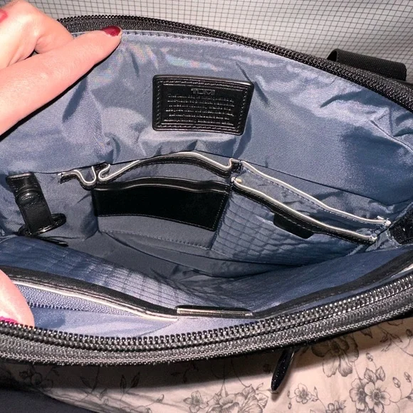 Slim, small laptop iPad bag.